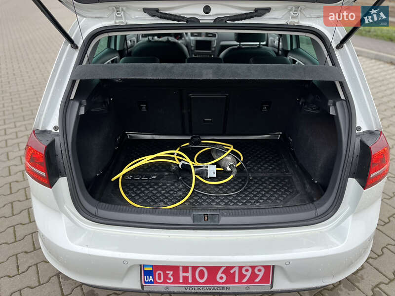 Хэтчбек Volkswagen e-Golf 2015 в Ковеле