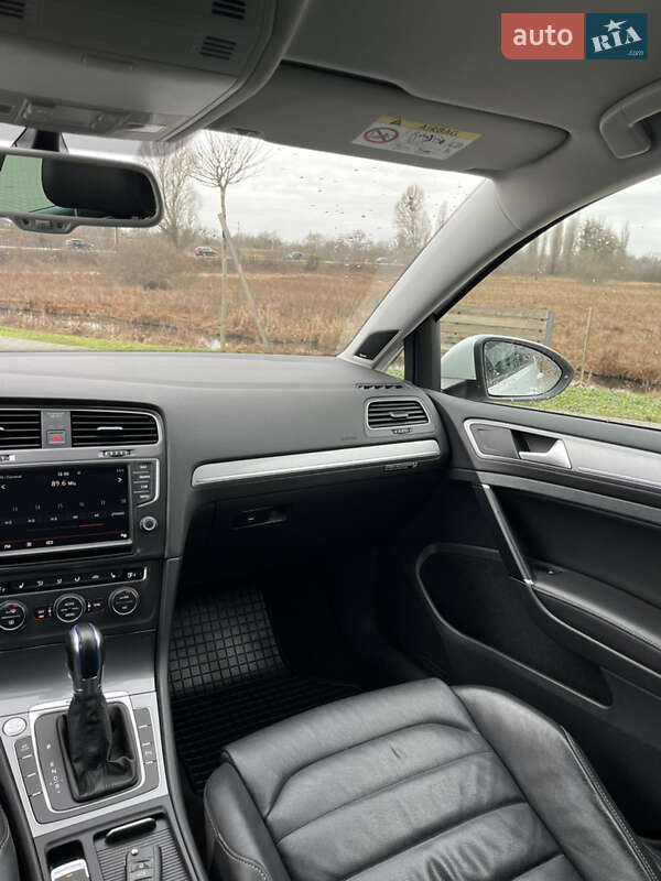 Хэтчбек Volkswagen e-Golf 2015 в Ковеле