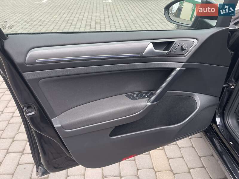 Хетчбек Volkswagen e-Golf 2019 в Хмельницькому