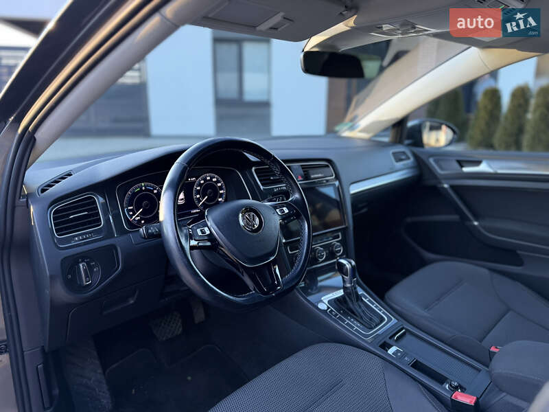 Хэтчбек Volkswagen e-Golf 2018 в Ковеле