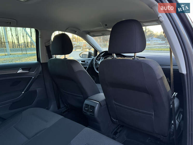 Хэтчбек Volkswagen e-Golf 2018 в Ковеле