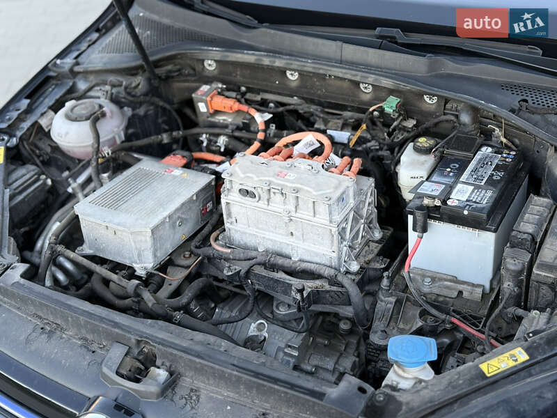 Хэтчбек Volkswagen e-Golf 2018 в Ковеле