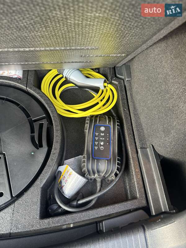 Хэтчбек Volkswagen e-Golf 2020 в Мукачево фото 32 Хэтчбек Volkswagen e-Golf 2020 в Мукачево