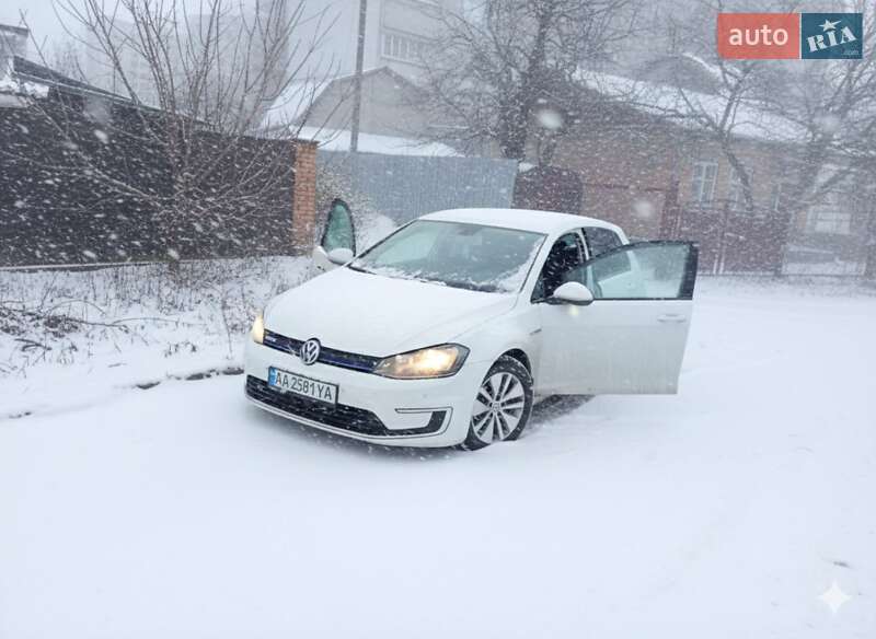 Хетчбек Volkswagen e-Golf 2014 в Житомирі
