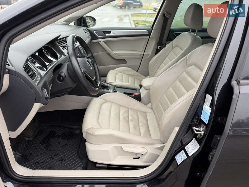 Хетчбек Volkswagen e-Golf 2015 в Луцьку