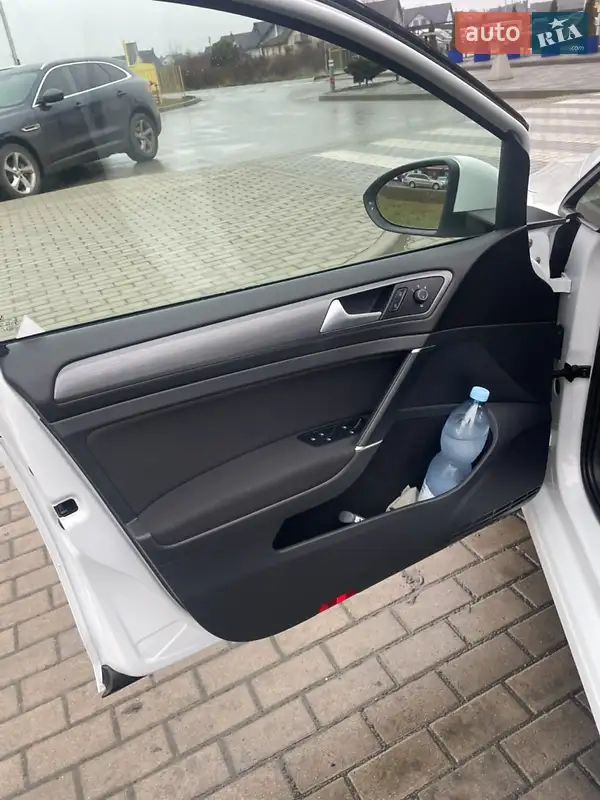 Volkswagen e-Golf 2020 VIN WVWZZZAUZLW911099 фото оголошення 15 з 52