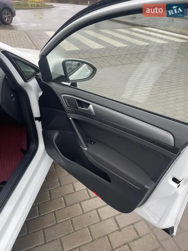Volkswagen e-Golf 2020 VIN WVWZZZAUZLW911099 фото оголошення 27 з 52