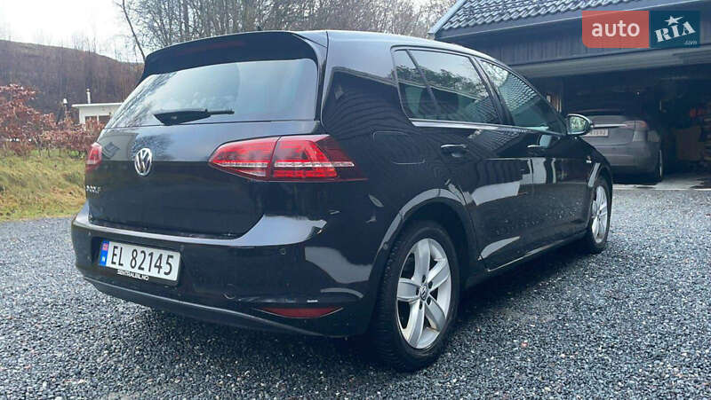 Хетчбек Volkswagen e-Golf 2016 в Києві