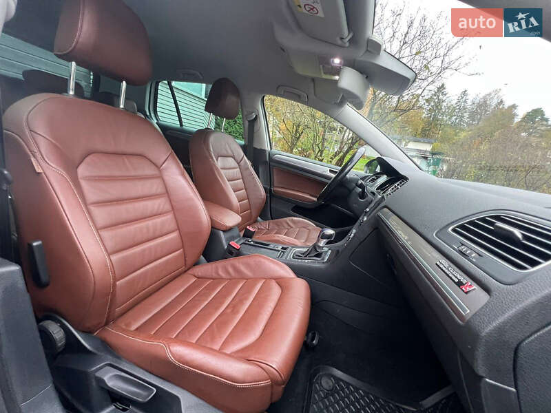 Хетчбек Volkswagen e-Golf 2016 в Києві