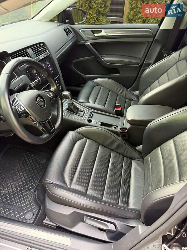 Хэтчбек Volkswagen e-Golf 2019 в Львове