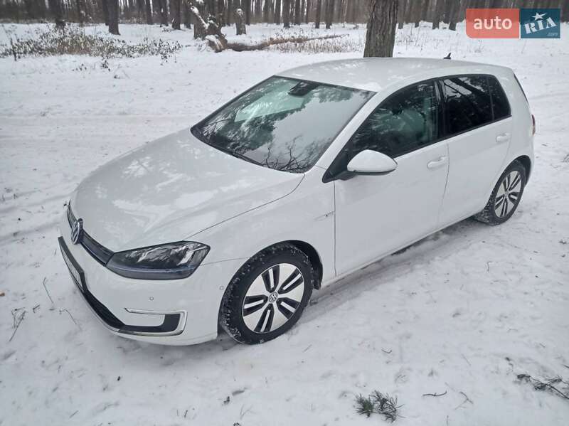 Хетчбек Volkswagen e-Golf 2014 в Житомирі