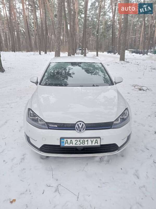 Хетчбек Volkswagen e-Golf 2014 в Житомирі