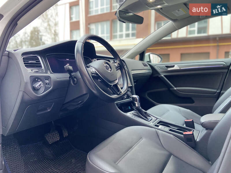 Хетчбек Volkswagen e-Golf 2019 в Івано-Франківську