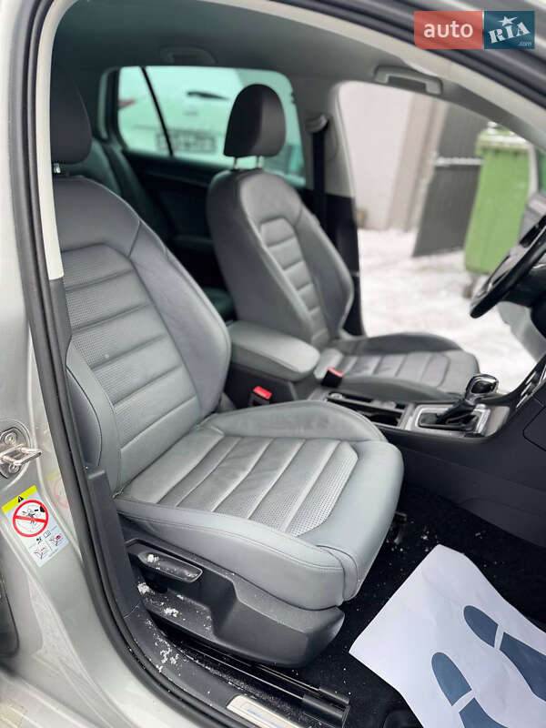 Хэтчбек Volkswagen e-Golf 2017 в Трускавце