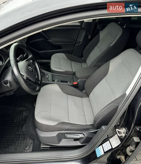 Хетчбек Volkswagen e-Golf 2014 в Рівному