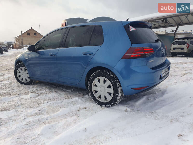 Хетчбек Volkswagen e-Golf 2016 в Києві фото 6 Хетчбек Volkswagen e-Golf 2016 в Києві