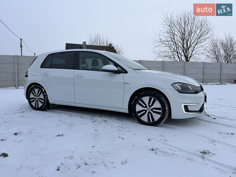 Хетчбек Volkswagen e-Golf 2015 в Рівному