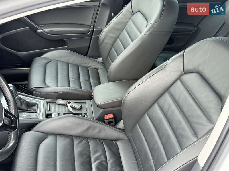 Хетчбек Volkswagen e-Golf 2015 в Рівному