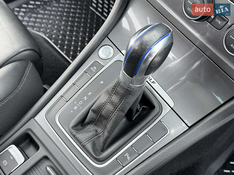 Хетчбек Volkswagen e-Golf 2015 в Рівному