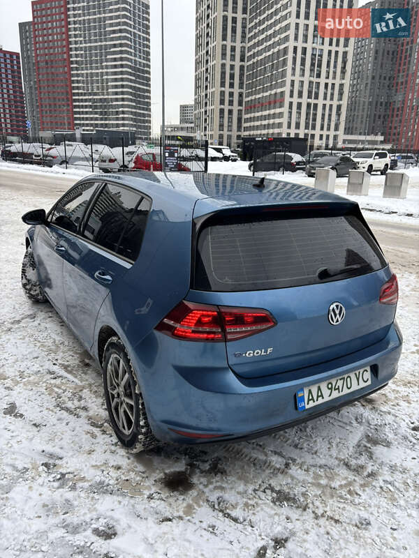 Хетчбек Volkswagen e-Golf 2015 в Києві