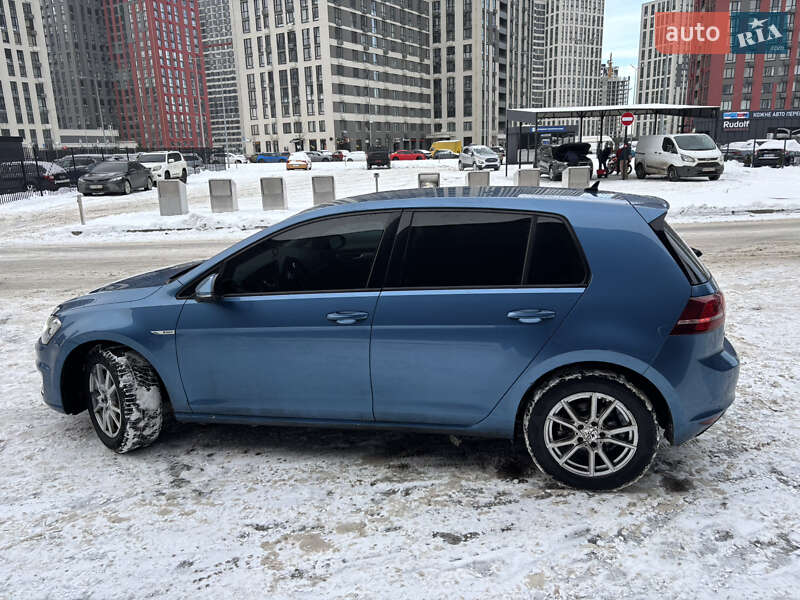 Хетчбек Volkswagen e-Golf 2015 в Києві