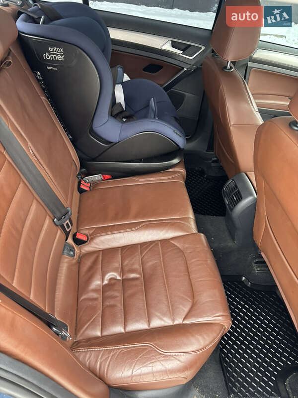 Хетчбек Volkswagen e-Golf 2015 в Києві