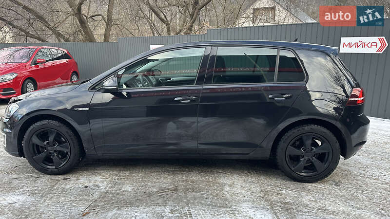 Хетчбек Volkswagen e-Golf 2015 в Чернівцях