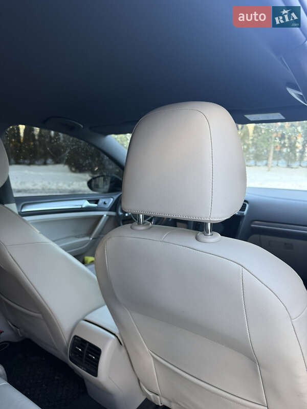 Хетчбек Volkswagen e-Golf 2018 в Тернополі фото 18 Хетчбек Volkswagen e-Golf 2018 в Тернополі