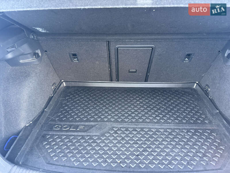 Хетчбек Volkswagen e-Golf 2018 в Тернополі фото 20 Хетчбек Volkswagen e-Golf 2018 в Тернополі