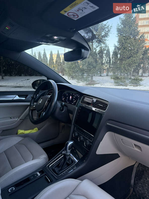 Хетчбек Volkswagen e-Golf 2018 в Тернополі фото 23 Хетчбек Volkswagen e-Golf 2018 в Тернополі