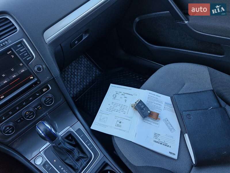 Хетчбек Volkswagen e-Golf 2015 в Луцьку