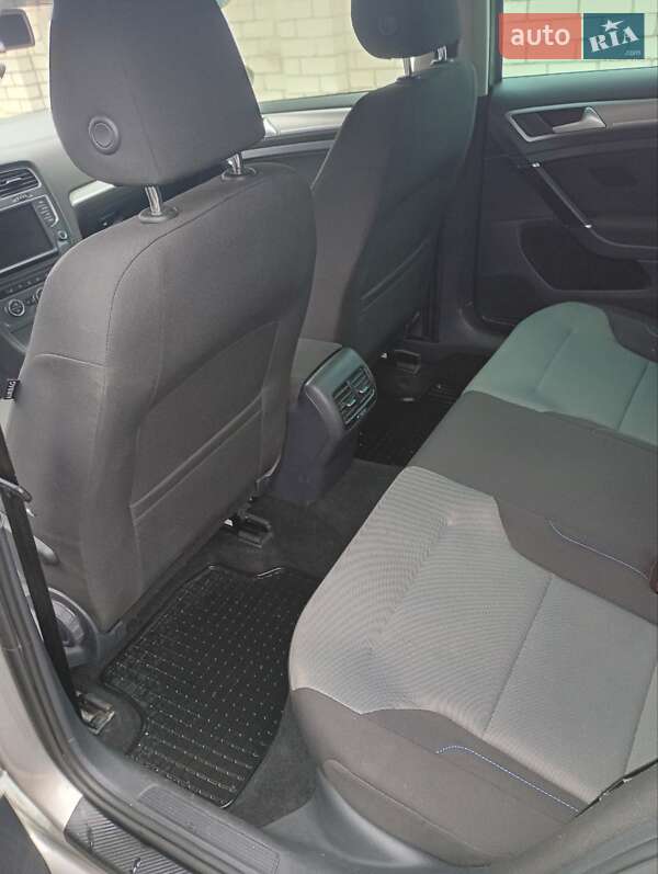 Хетчбек Volkswagen e-Golf 2014 в Олександрії