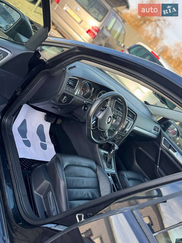 Хетчбек Volkswagen e-Golf 2015 в Дрогобичі