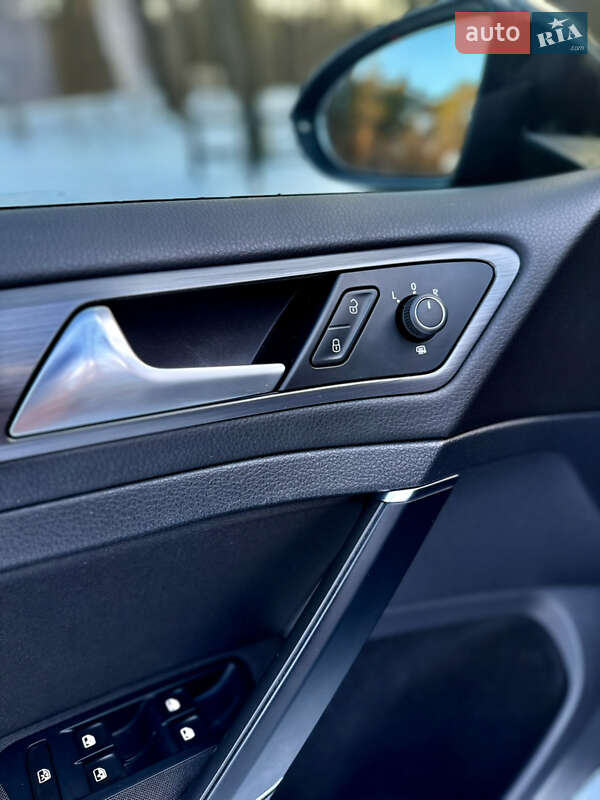 Хетчбек Volkswagen e-Golf 2020 в Бродах