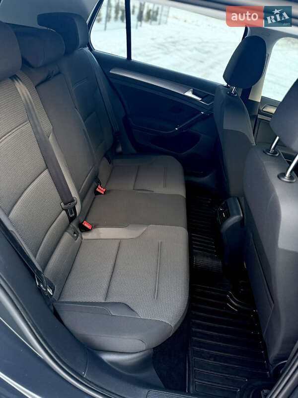 Хетчбек Volkswagen e-Golf 2020 в Бродах