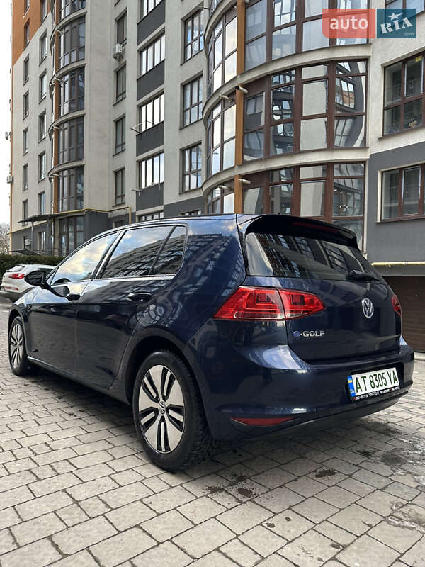 Хетчбек Volkswagen e-Golf 2015 в Івано-Франківську