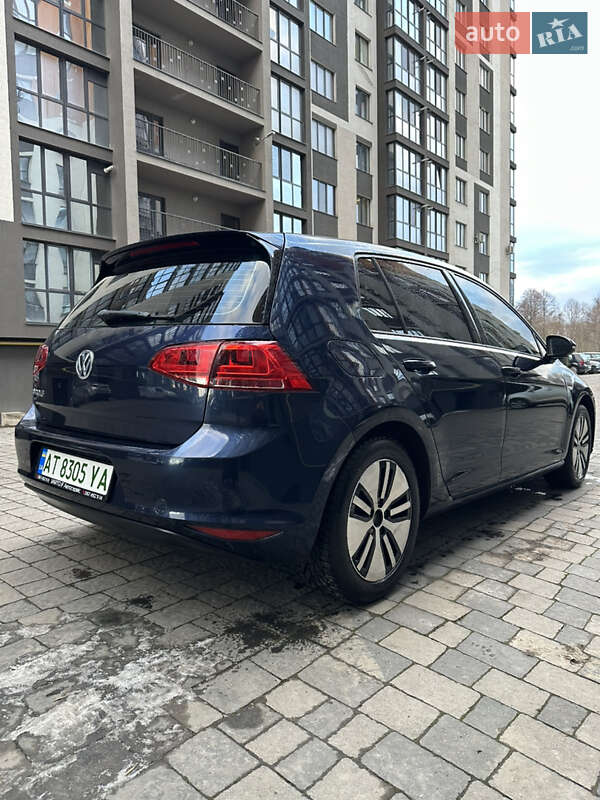 Хетчбек Volkswagen e-Golf 2015 в Івано-Франківську