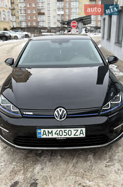 Хетчбек Volkswagen e-Golf 2015 в Житомирі