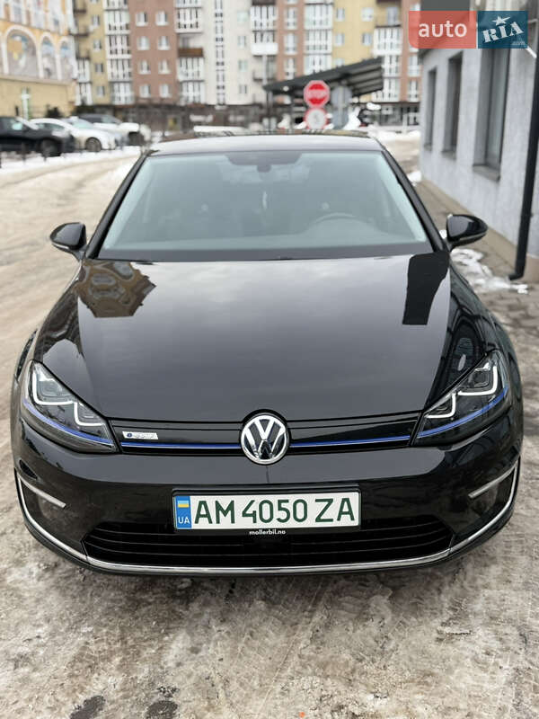 Volkswagen e-Golf 2015