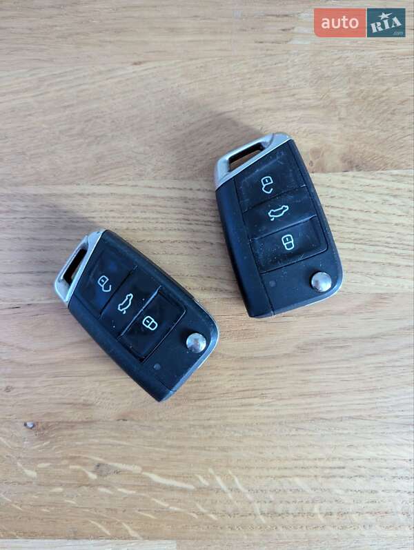 Хетчбек Volkswagen e-Golf 2016 в Тернополі фото 30 Хетчбек Volkswagen e-Golf 2016 в Тернополі