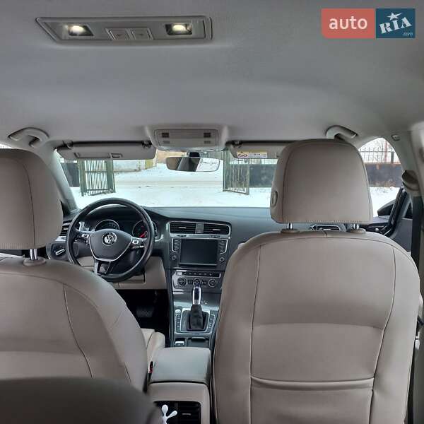 Хэтчбек Volkswagen e-Golf 2016 в Козельце