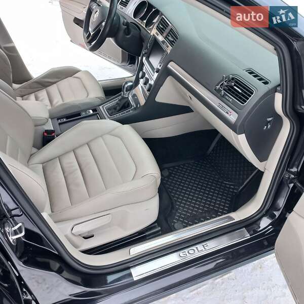 Хэтчбек Volkswagen e-Golf 2016 в Козельце
