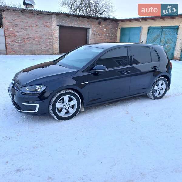 Хэтчбек Volkswagen e-Golf 2016 в Козельце