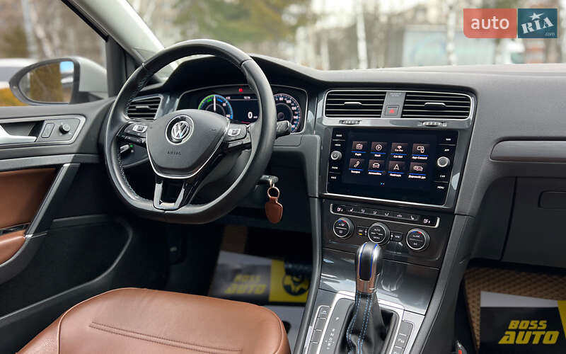 Хетчбек Volkswagen e-Golf 2019 в Львові фото 20 Хетчбек Volkswagen e-Golf 2019 в Львові