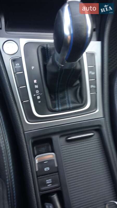 Хетчбек Volkswagen e-Golf 2014 в Житомирі