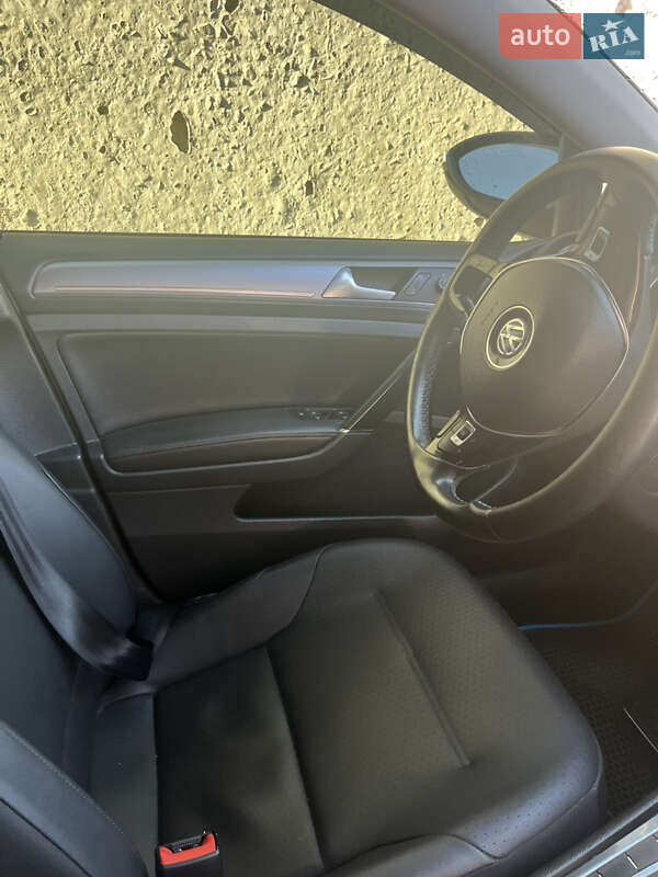 Хэтчбек Volkswagen e-Golf 2016 в Одессе фото 7 Хэтчбек Volkswagen e-Golf 2016 в Одессе