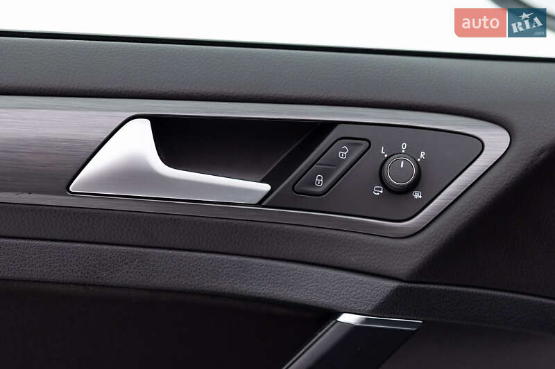 Хэтчбек Volkswagen e-Golf 2019 в Луцке фото 26 Хэтчбек Volkswagen e-Golf 2019 в Луцке