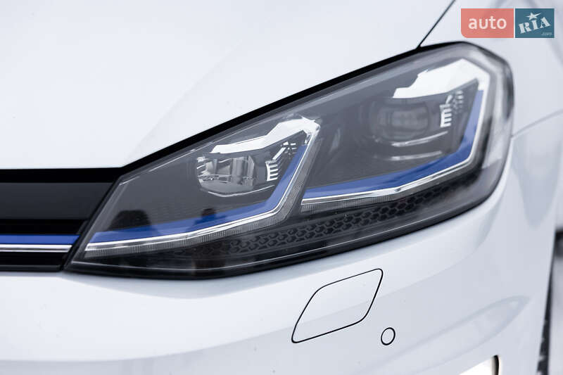 Хэтчбек Volkswagen e-Golf 2019 в Луцке фото 95 Хэтчбек Volkswagen e-Golf 2019 в Луцке