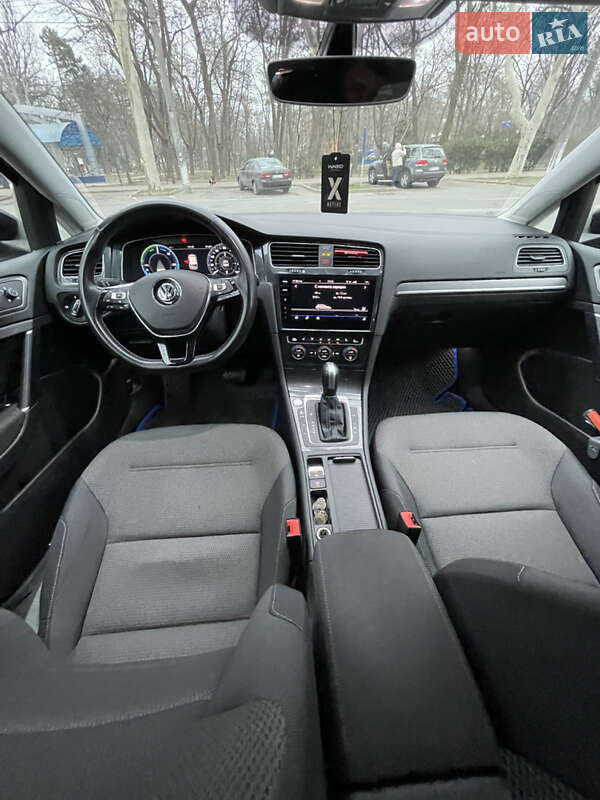 Хэтчбек Volkswagen e-Golf 2019 в Одессе фото 28 Хэтчбек Volkswagen e-Golf 2019 в Одессе