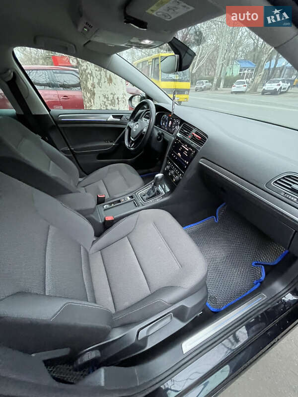 Хэтчбек Volkswagen e-Golf 2019 в Одессе фото 77 Хэтчбек Volkswagen e-Golf 2019 в Одессе